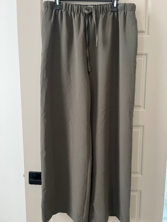 Aritzia Pants - Aritzia Olive Green Lodge Pants
